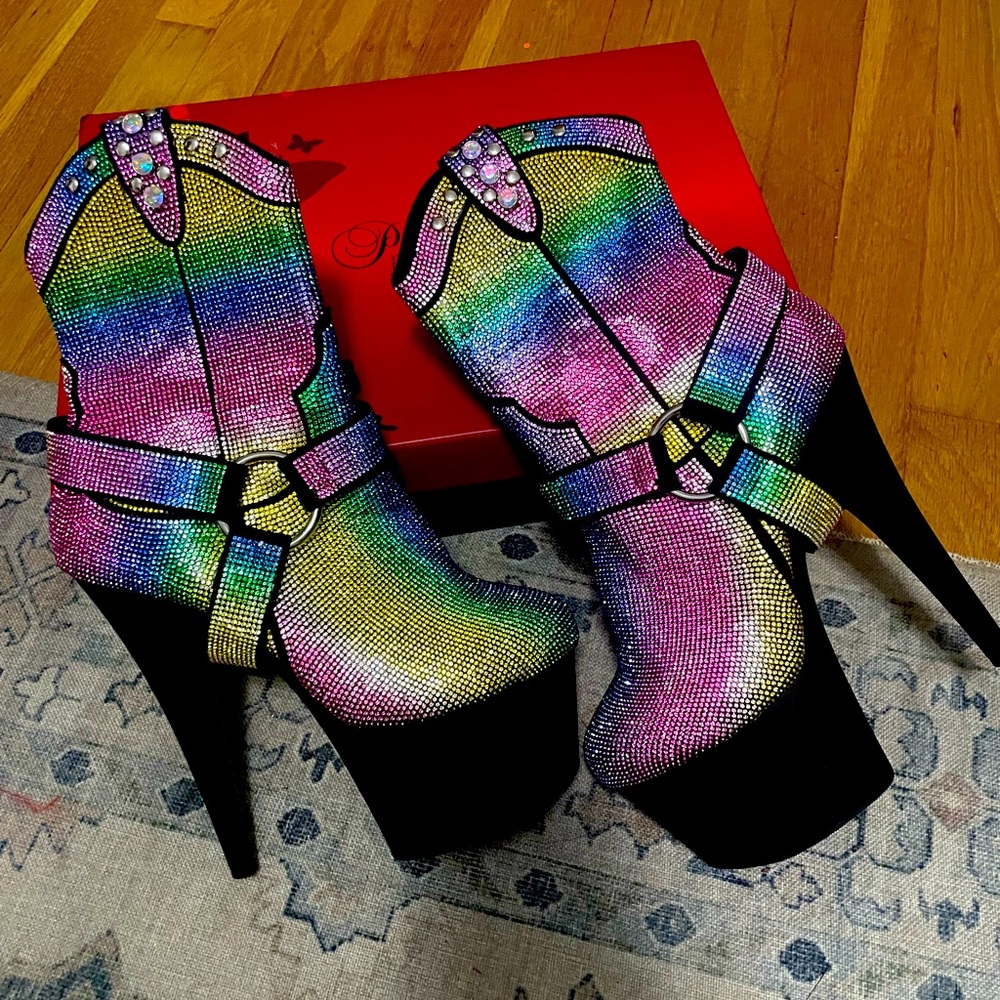 NIB Cowgirl Pleasers Rainbow Rhinestones